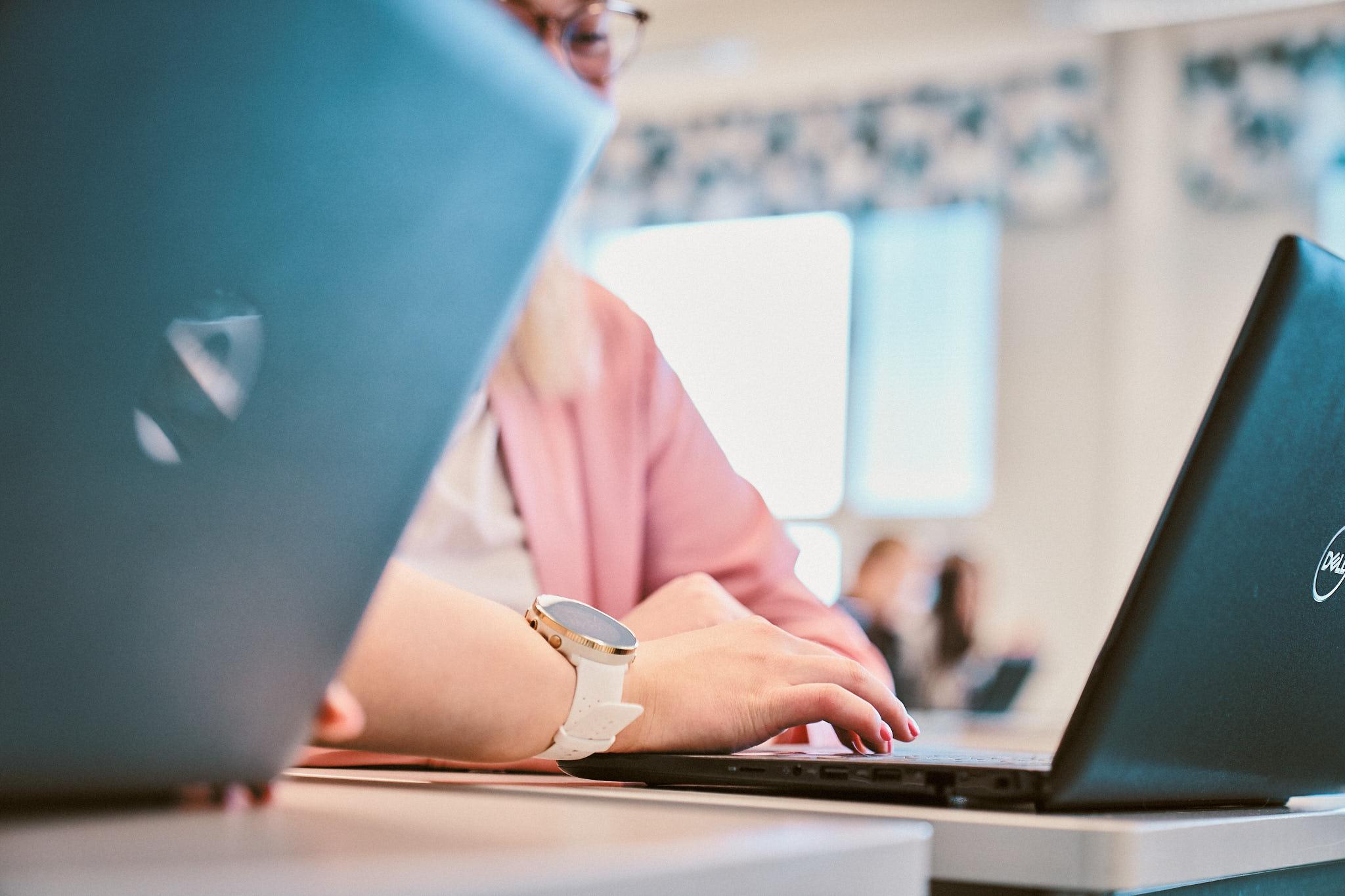 Kimpisen lukio/sormet näppiksellä3.jpg