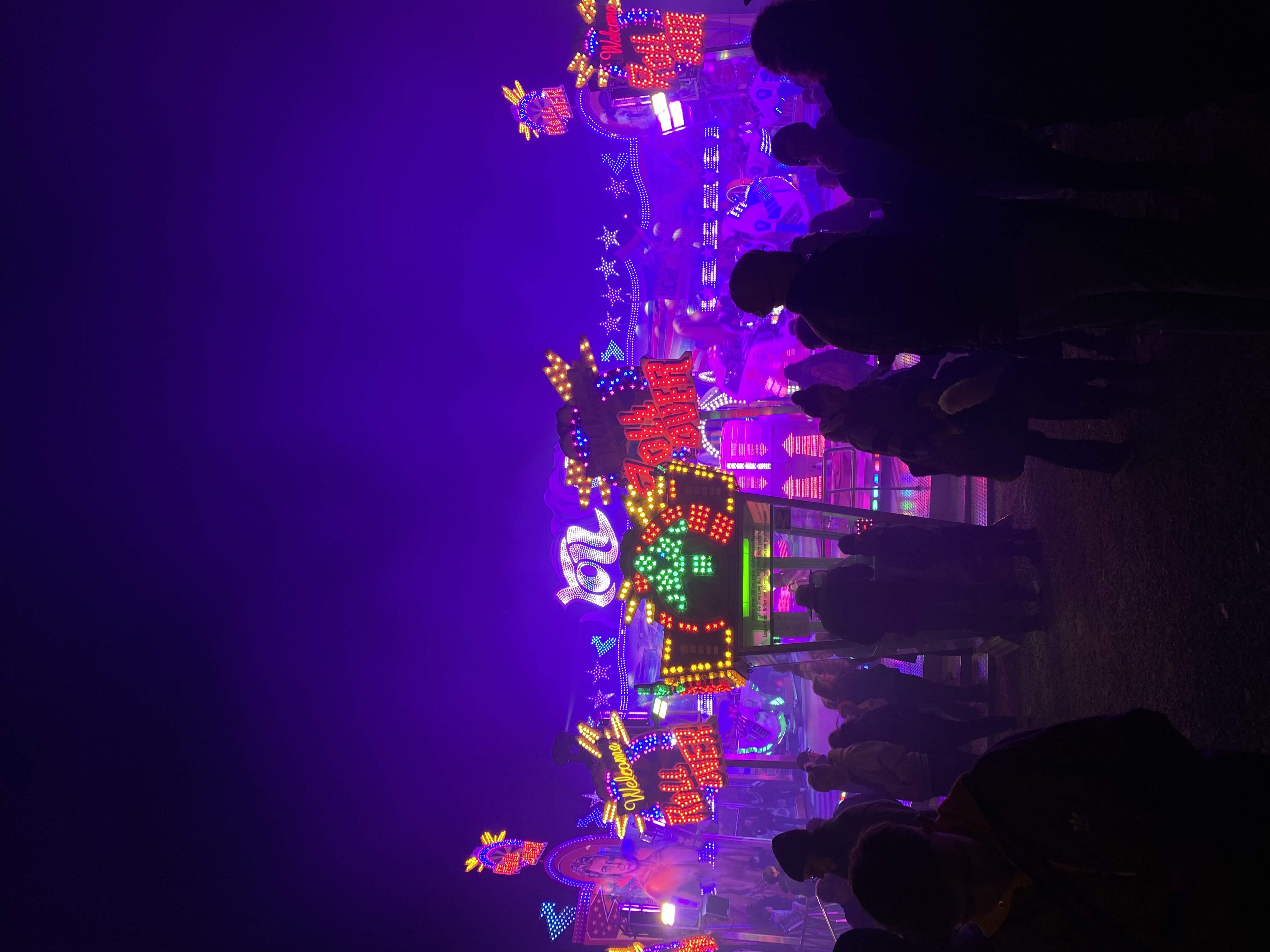 Iltakuva markkinoilta.