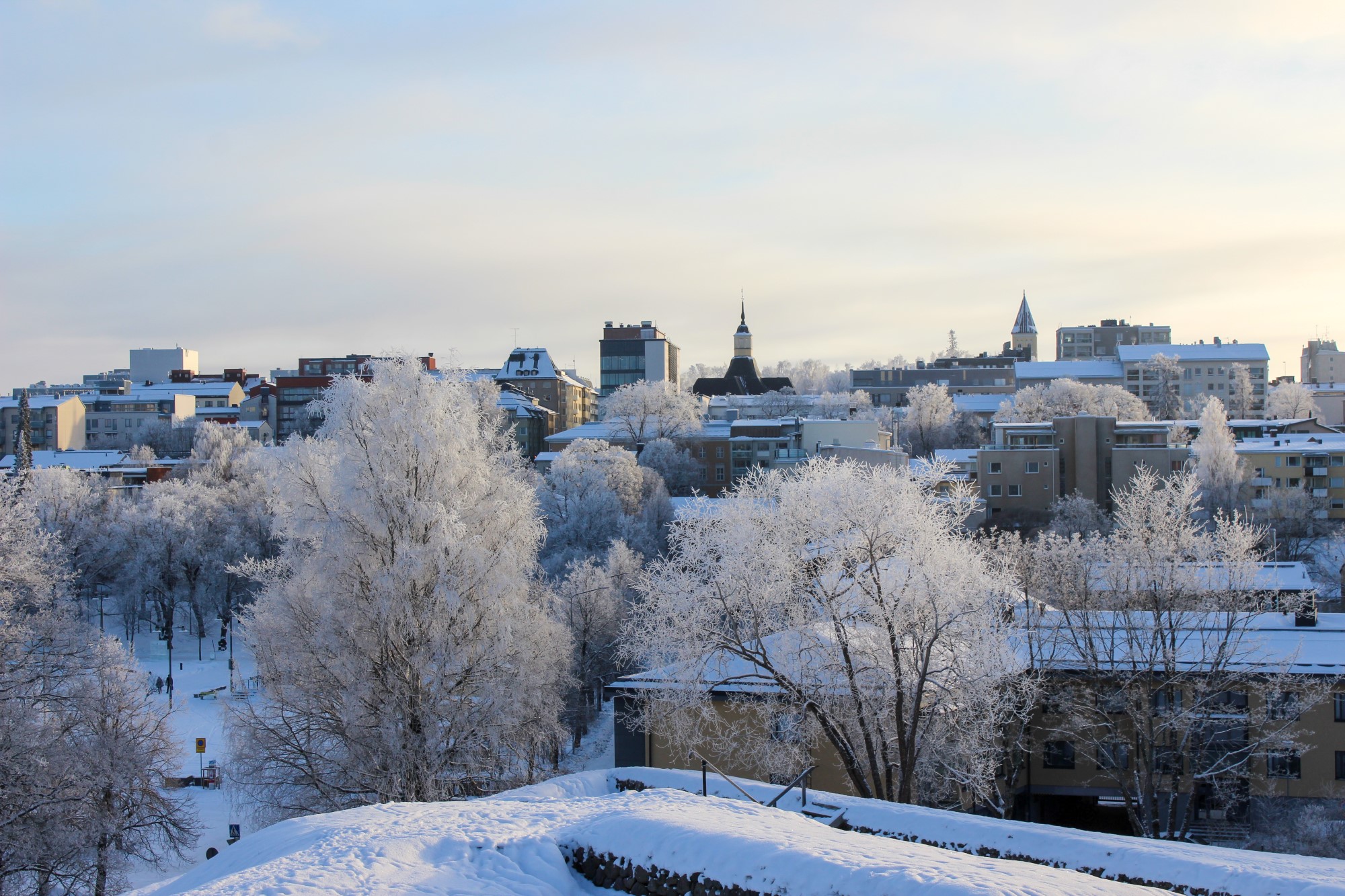 Talvinen maisema Lappeenrannasta valleilta keskustaan päin.